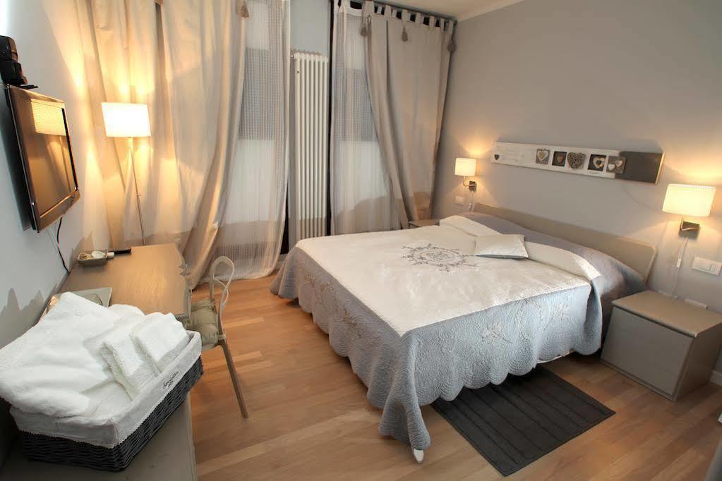 Bed In Bo Saragozza Hotel Bologna Exterior foto